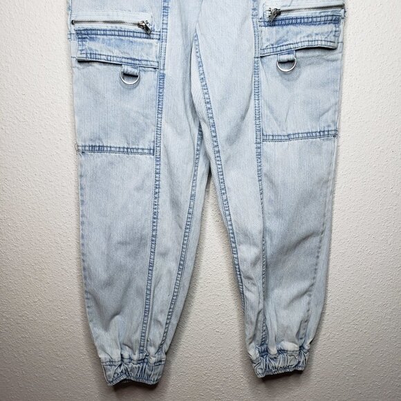 Hot Topic Sz 1 Light Wash Denim High Waist  Cropped Cargo Pants (815) - Picture 3 of 4